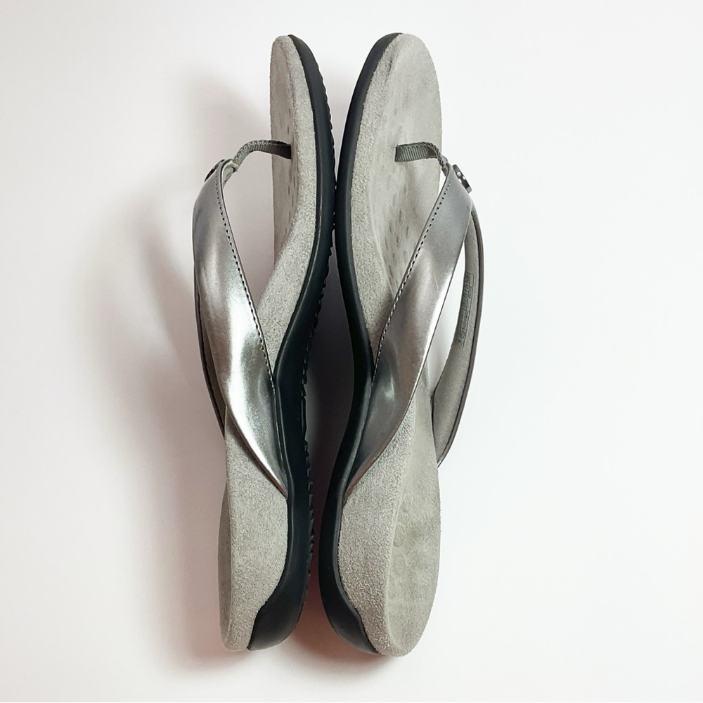 Vionic Davina Gunmetal Silver Supportive Flip Flop Sandal - Picture 5 of 7